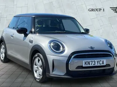 Begagnad Mini Cooper Classic 134 HK (98 kW) 2023 Silver Halvkombi