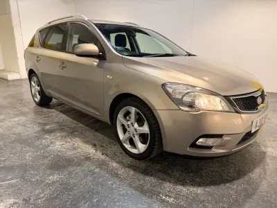 Used Kia Ceed 113 HP (83 kW) 2010 Silver Hatchback