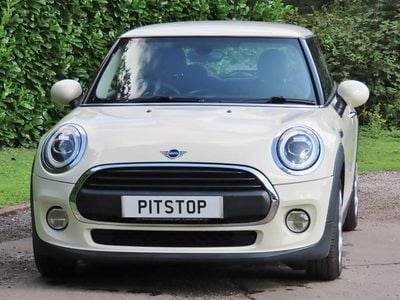Pepper white Used 2018 Mini ONE Classic Hatchback | £11,500 (Fair price)