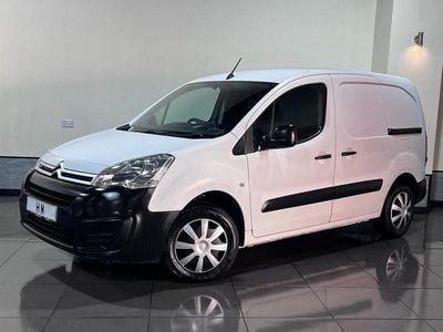 Used Citroën Berlingo 100 HP (73 kW) 2017 White MPV