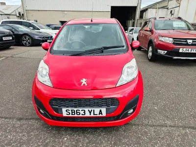 Used Peugeot 107 Active 68 HP (50 kW) 2014 Red Hatchback