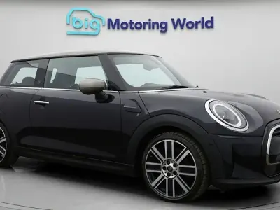 Used Mini Cooper Exclusive 136 HP (100 kW) 2023 Blue Hatchback
