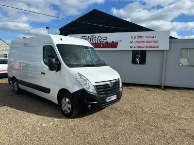 Begagnad Vauxhall Movano 130 HK (95 kW) 2019 Vit Minibuss