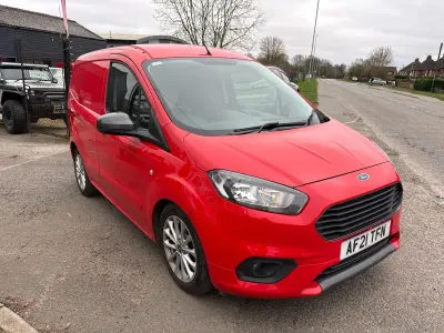 Käytetty Ford Transit Sport 100 HP (73 kW) 2021 Punainen Van
