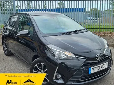 Używany Toyota Yaris 111 KM (81 kW) 2018 Czarny Hatchback