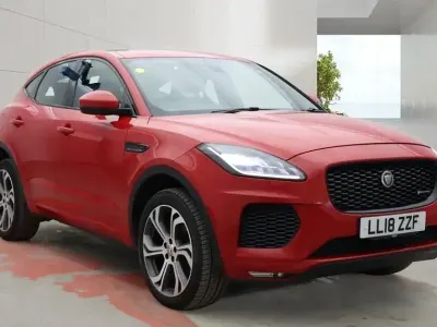 Używany Jaguar E-Pace First Edition 180 KM (132 kW) 2018 Czerwony SUV