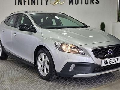 Used 2016 Volvo V40 CC SE Estate | £5,750 (Good price)
