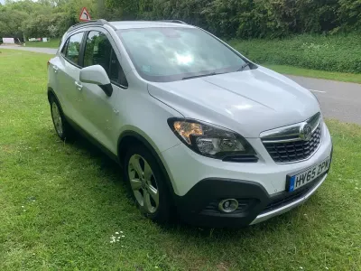 Used Vauxhall Mokka 140 HP (102 kW) 2015 White SUV