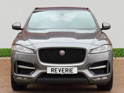 Usado Jaguar F-Pace R-Sport 180 HP (132 kW) 2017 Cinzento SUV