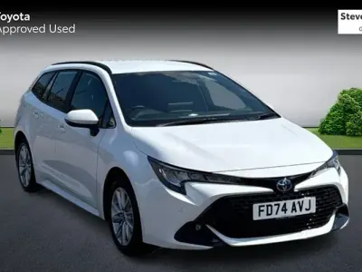 Used Toyota Corolla 140 HP (102 kW) 2024 White Estate