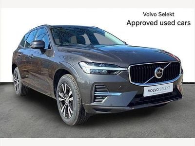 Usado Volvo XC60 Momentum 194 HP (142 kW) 2022 Cinzento SUV