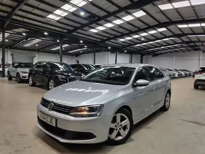 Usado VW Jetta SE 160 HP (117 kW) 2014 Prateado Sedan