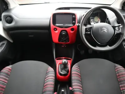 Usado Citroën C1 Feel 68 CV (50 kW) 2014 Blanco Utilitario