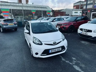 Used Toyota Aygo Style 68 HP (50 kW) 2014 White Hatchback
