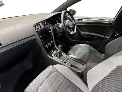 Usado VW Golf VII R-line Edition 150 HP (110 kW) 2020 Branco Citadino
