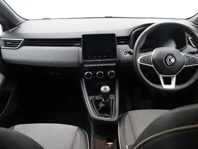 Used Renault Clio Play 90 HP (66 kW) 2024 Grey Hatchback