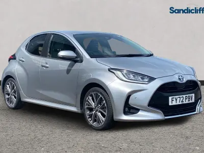 Używany Toyota Yaris Hybrid 116 KM (85 kW) 2024 Srebrny Hatchback