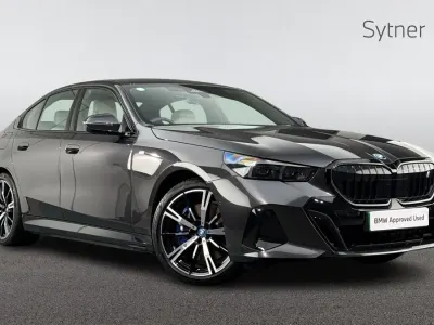 Usado BMW i5 M Sport 246 kW (335 CV) 2023 Gris Berlina
