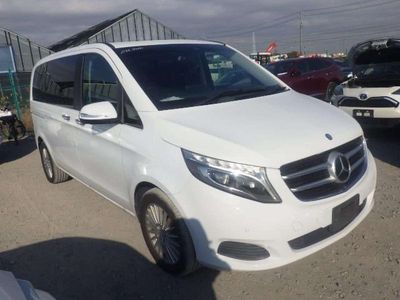 White Used 2015 Mercedes V220 SE MPV | £17,995