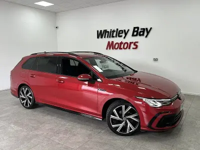 Used VW Golf VIII R-line 147 HP (108 kW) 2023 Red Estate