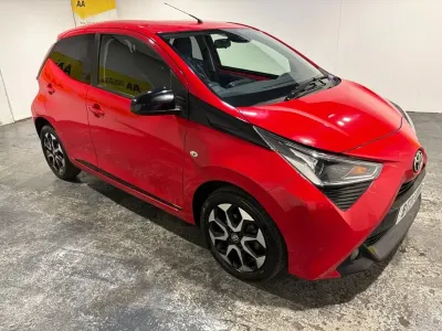 Usado Toyota Aygo Trend 72 HP (52 kW) 2021 Vermelho Citadino