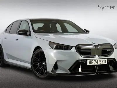 Begagnad BMW M5 Comfort Edition 717 HK (527 kW) 2025 Grå