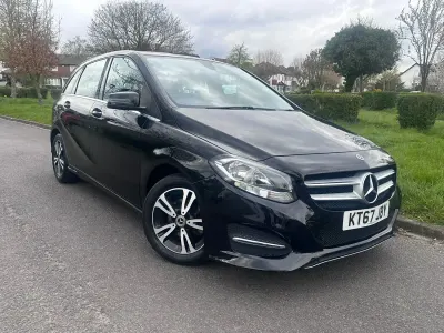 Begagnad Mercedes B180 SE 109 HK (80 kW) 2017 Svart Minibuss
