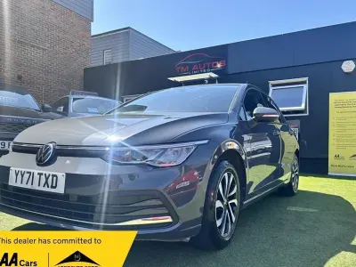 Begagnad VW Golf VII Active 2021 Halvkombi