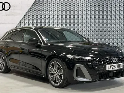 Novo Audi A5 Sportback S-Line 150 HP (110 kW) 2026 Preto Citadino