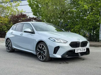 Neu BMW 120 M Sport 168 PS (123 kW) 2026 Grau Kleinwagen