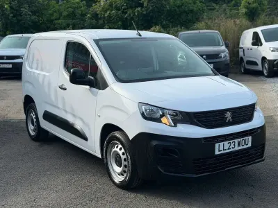 Used Peugeot Partner Premium 100 HP (73 kW) 2023 White MPV