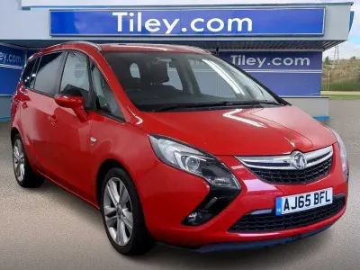 Used Vauxhall Zafira SRi 140 HP (102 kW) 2015 Red MPV