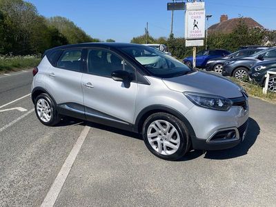 Used Renault Captur Dynamique 90 HP (66 kW) 2017 Silver SUV