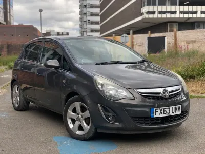 Usado Vauxhall Corsa 100 HP (73 kW) 2013 Cinzento Citadino