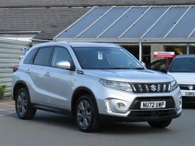 Gebraucht Suzuki Vitara SZ-T 115 PS (84 kW) 2023 Silber SUV