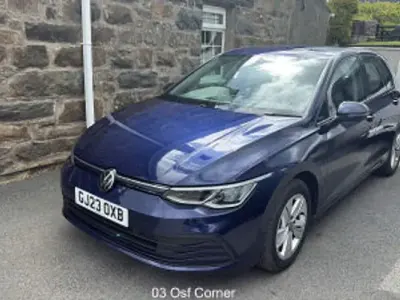 Second-hand VW Golf VIII Life 116 CP (85 kW) 2023 Albastru Hatchback