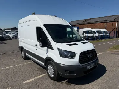 Usado Ford Transit 2018 Branco Monovolume