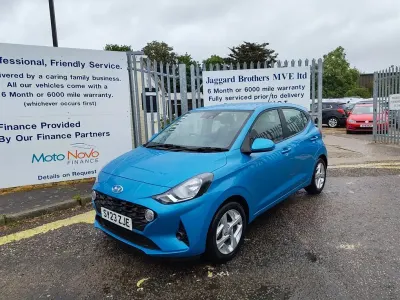 Used Hyundai i10 SE 67 HP (49 kW) 2023 Turquoise Hatchback