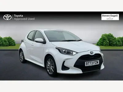 Used Toyota Yaris 116 HP (85 kW) 2023 White Hatchback