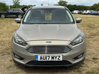 Used Ford Focus Titanium 125 HP (91 kW) 2017 Silver Hatchback