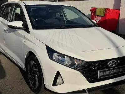 Used Hyundai i20 SE 101 HP (74 kW) 2021 White Hatchback