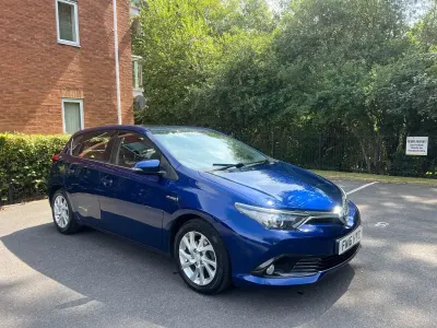 Used Toyota Auris Hybrid Business Edition 2016 Blue Hatchback