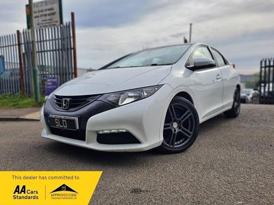 Used Honda Civic 2013 White Hatchback