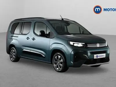 Used Vauxhall Combo Ultimate 100 kW (136 HP) 2024 Blue MPV