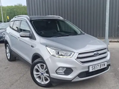 Usado Ford Kuga Titanium 120 CV (88 kW) 2017 Plateado SUV