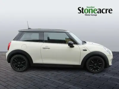Używany Mini Cooper Hatch 134 KM (98 kW) 2018 Biały Hatchback