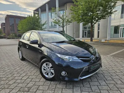 Used Toyota Auris Hybrid