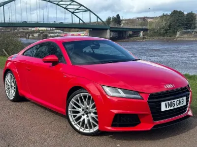 Begagnad Audi TT S-Line 184 HK (135 kW) 2016 Röd Sportkupé