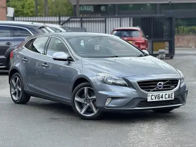 Usado Volvo V40 R-Design 150 HP (110 kW) 2014 Cinzento Citadino