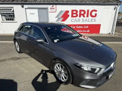 Usado Mercedes A200 Executive 163 HP (119 kW) 2019 Cinzento Citadino